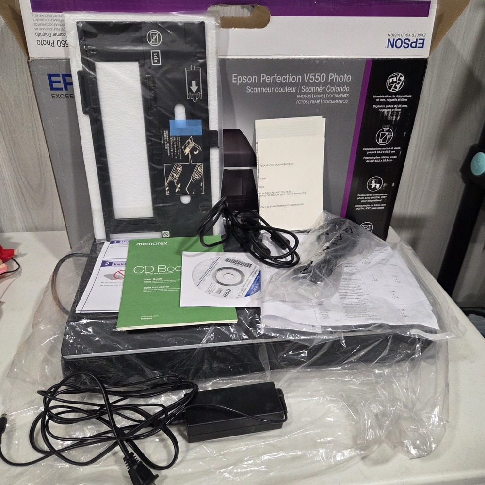 Epson V550 Photo Color Scanner in Box with Film Adapters. Mint Condition. Tested
